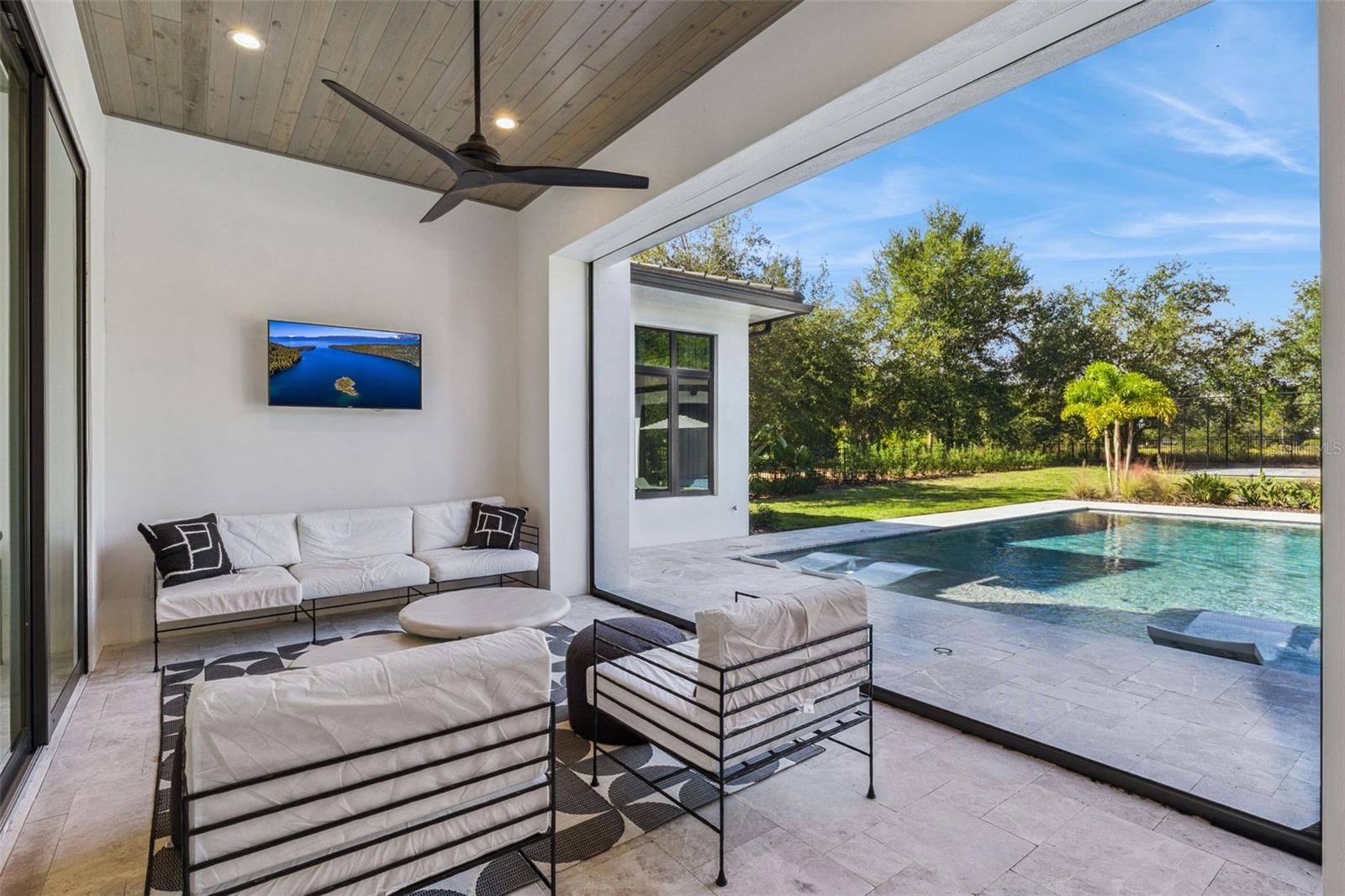 Image 42 of 74 For 15746 Pendio Dr