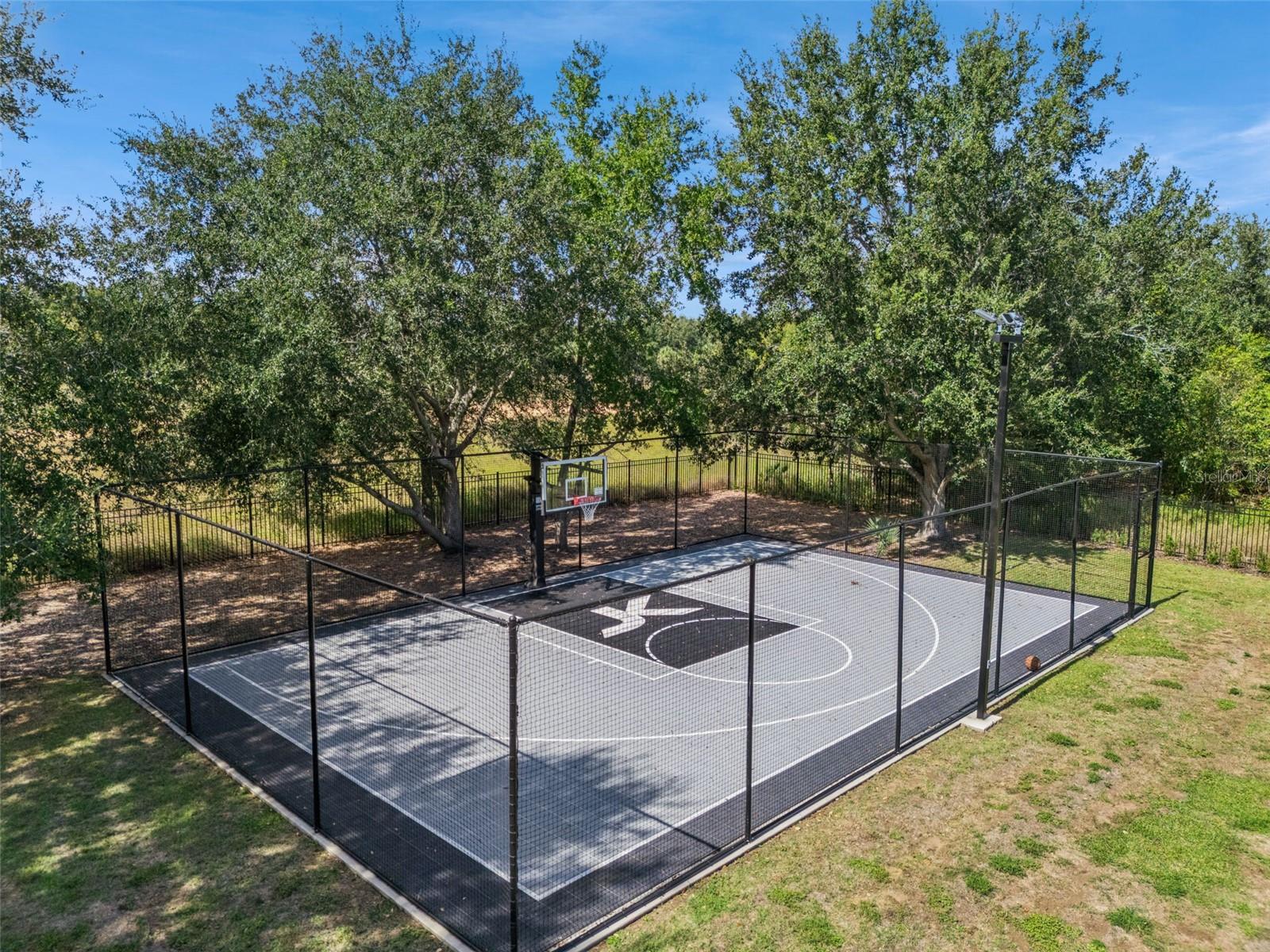 Image 50 of 74 For 15746 Pendio Dr