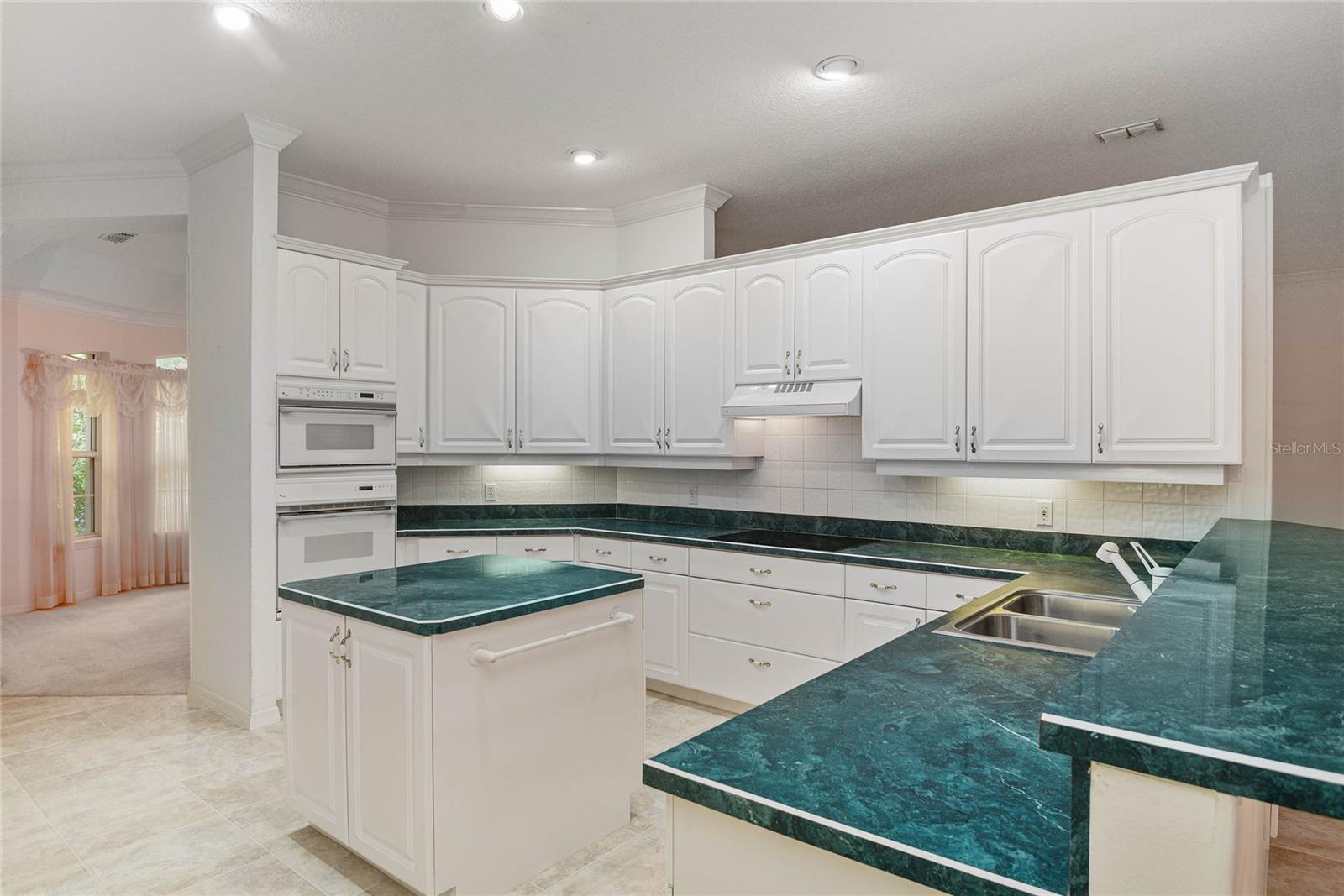 Image 13 of 40 For 1516 Rockwell Heights Drive