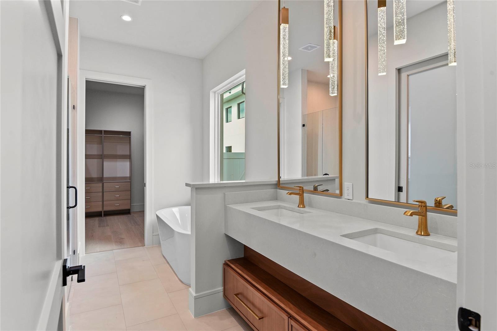 Image 22 of 45 For 607 Ellen Drive