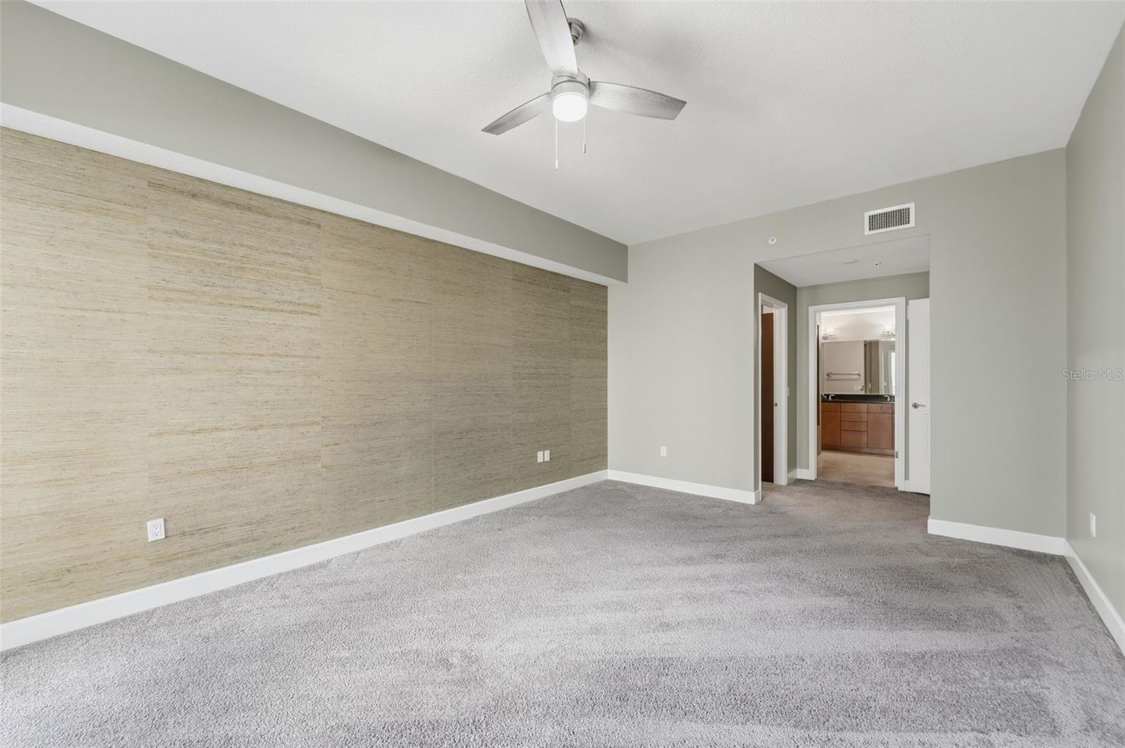 Image 16 of 26 For 100 Eola Drive 712