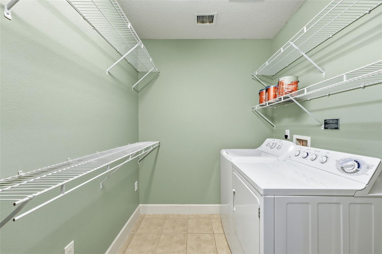 Image 25 of 26 For 100 Eola Drive 712