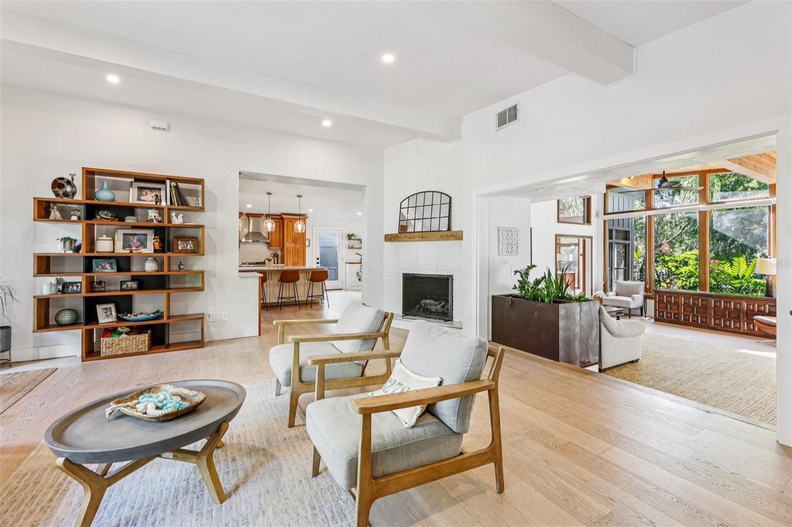 Image 27 of 72 For 1016 Howell Branch Road