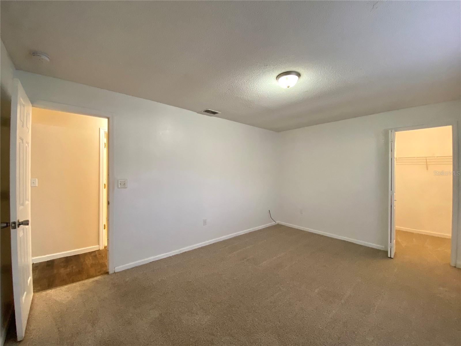 Image 14 of 21 For 564 Pinehurst Cove