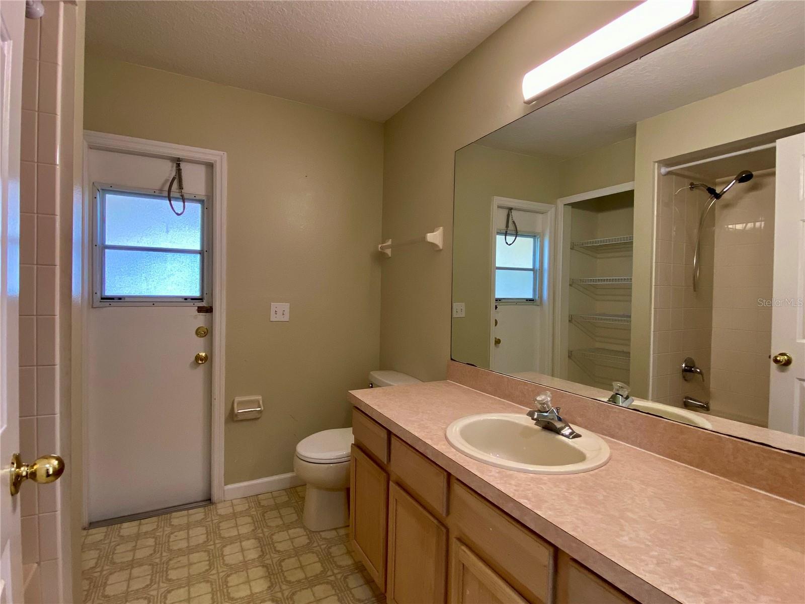 Image 15 of 21 For 564 Pinehurst Cove