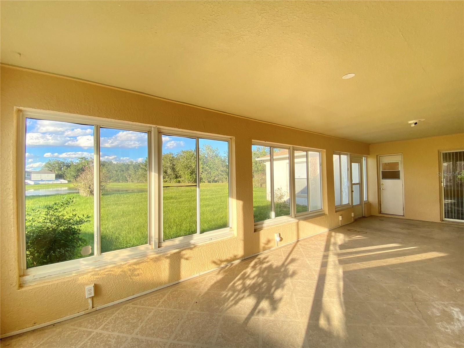 Image 17 of 21 For 564 Pinehurst Cove