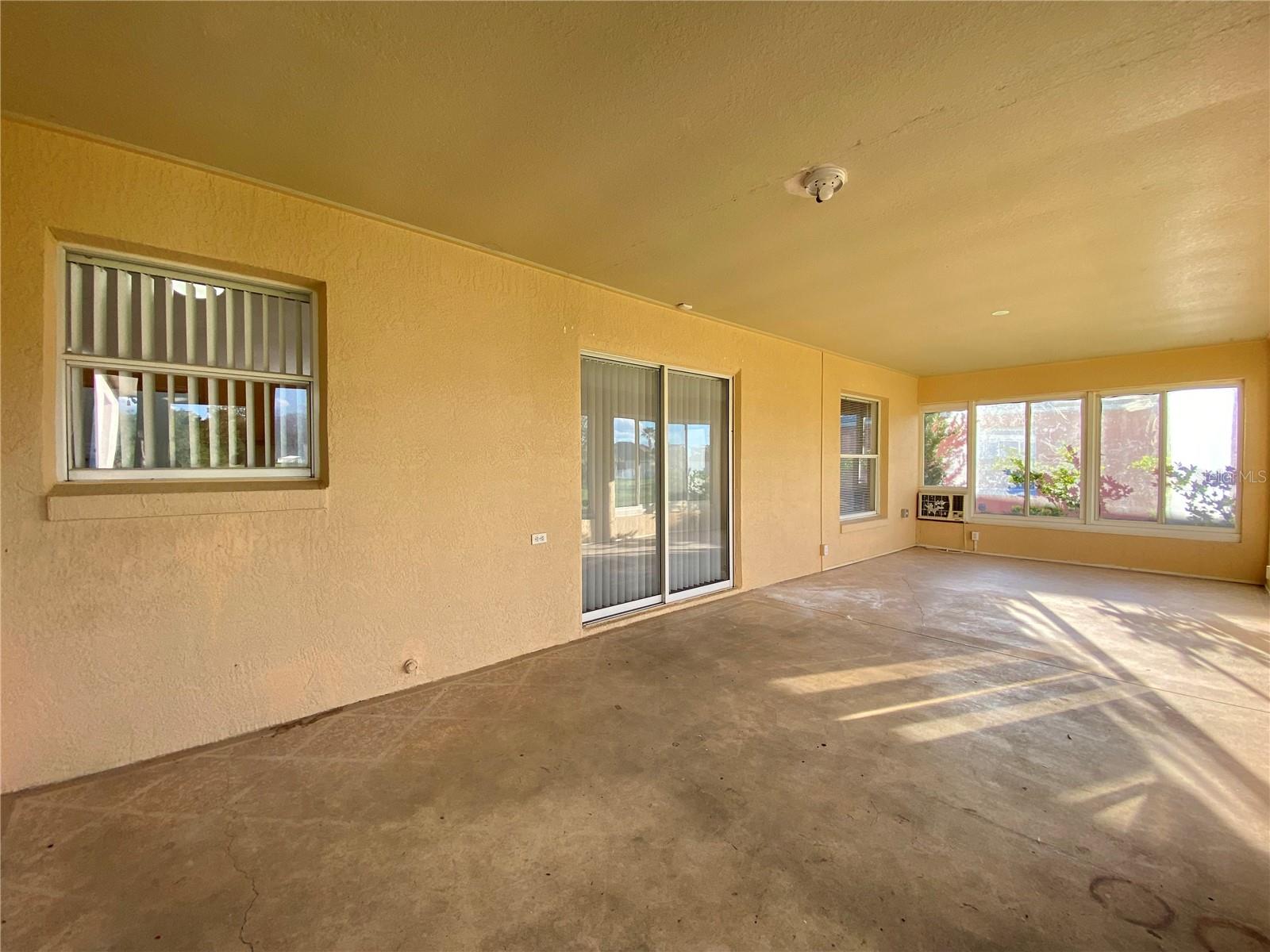 Image 18 of 21 For 564 Pinehurst Cove