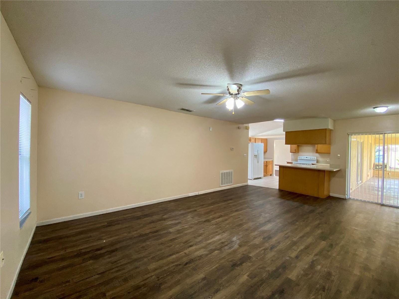 Image 2 of 21 For 564 Pinehurst Cove