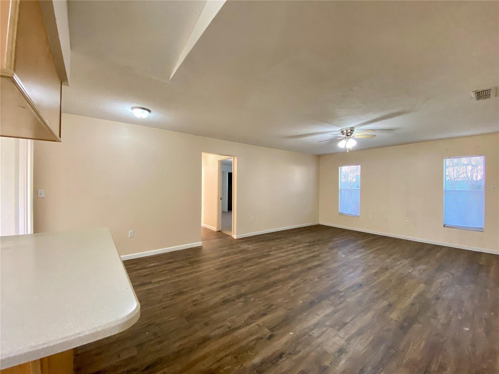 Image 4 of 21 For 564 Pinehurst Cove