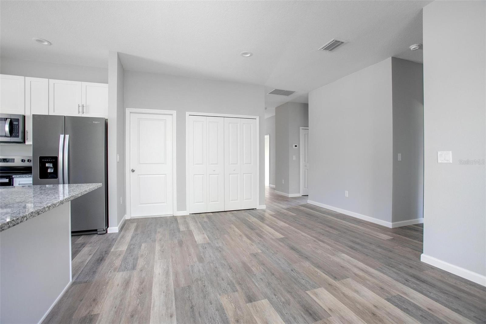 Image 5 of 29 For 968 Abagail Drive