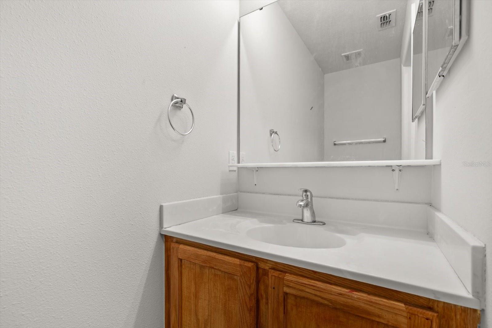 Image 18 of 39 For 5328 Michael Drive