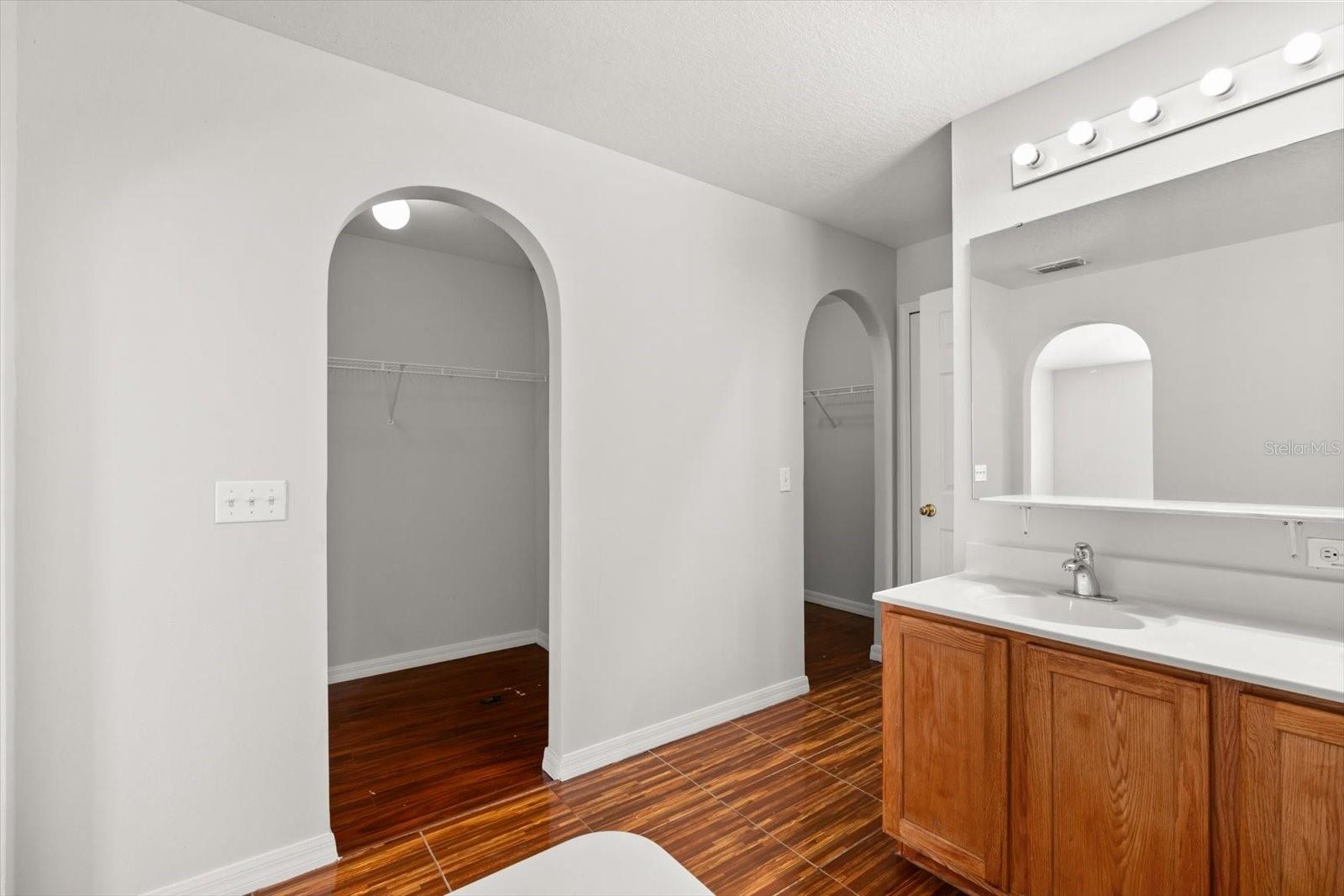 Image 23 of 39 For 5328 Michael Drive