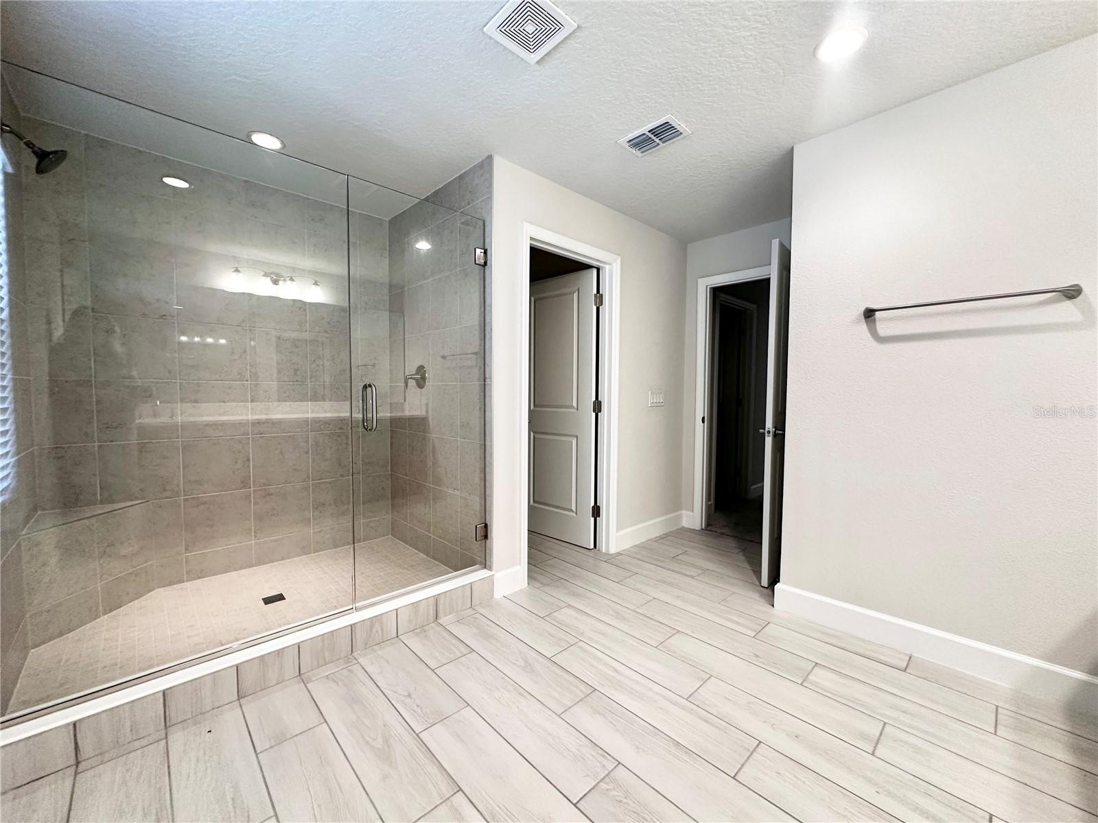 Image 15 of 26 For 2785 Park Ridge Street