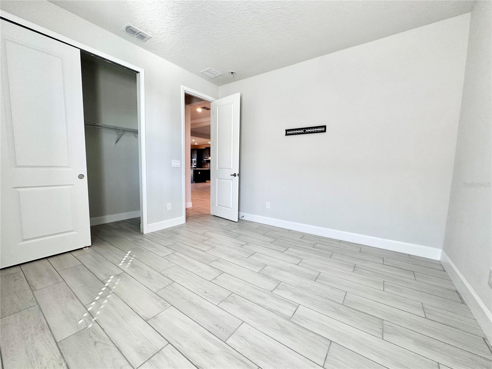 Image 21 of 26 For 2785 Park Ridge Street