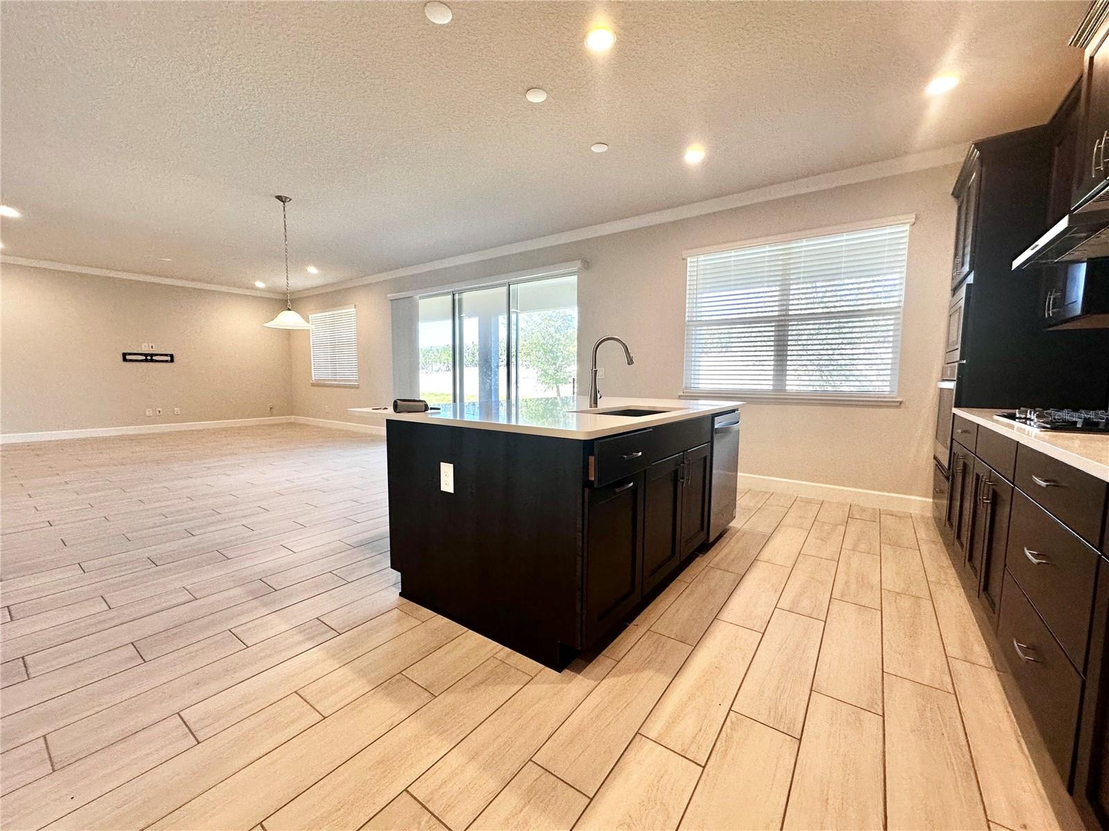 Image 6 of 26 For 2785 Park Ridge Street