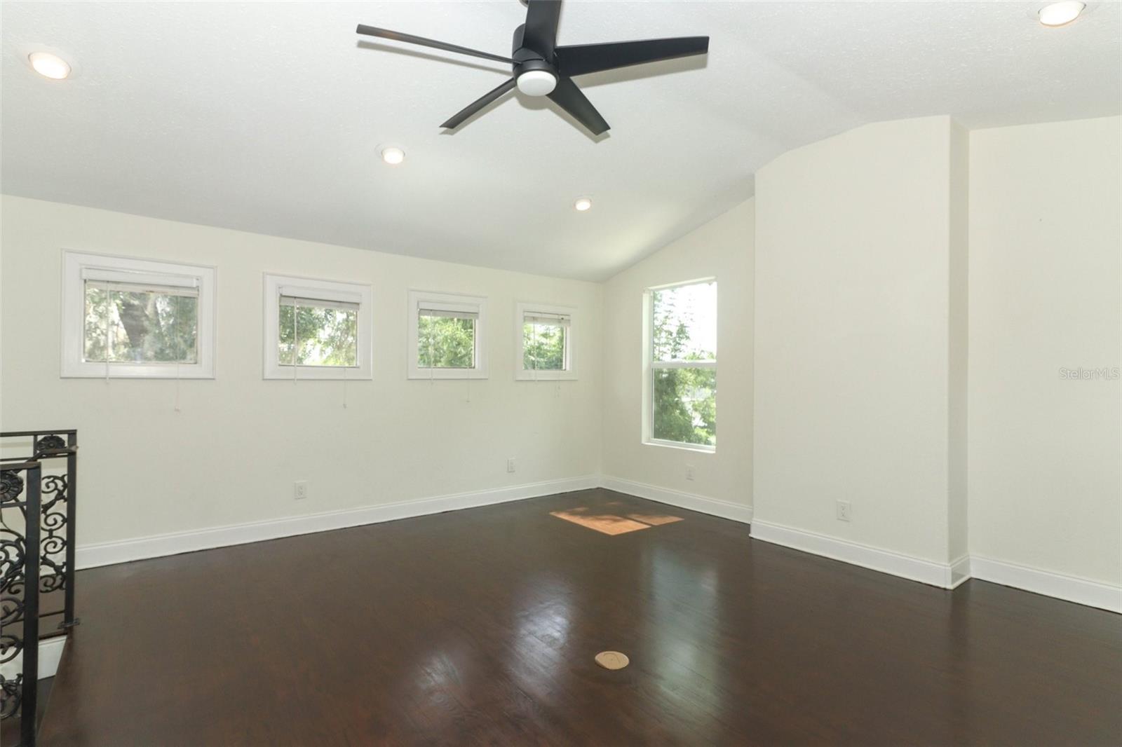 Image 30 of 68 For 1442 Palm Avenue