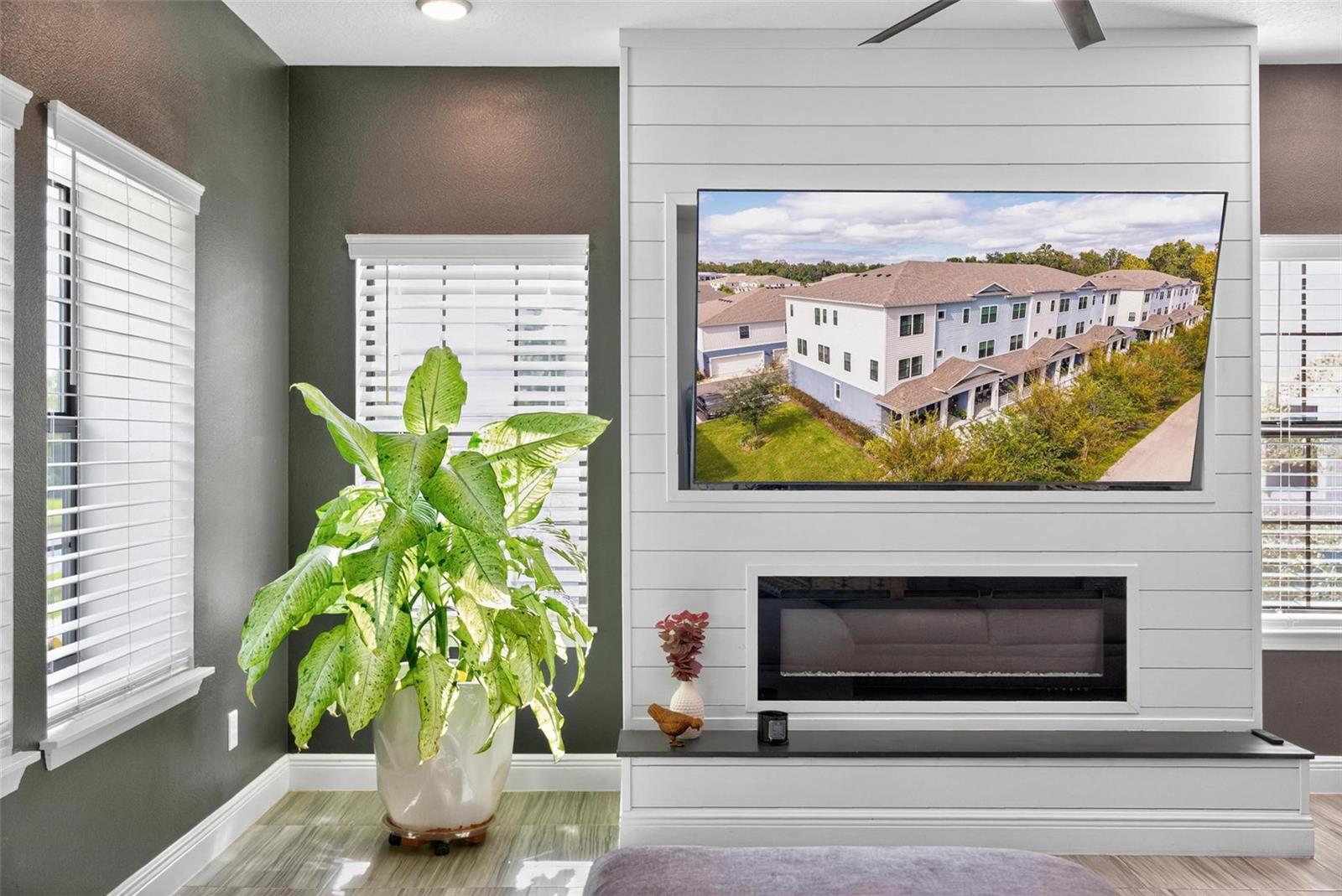 Image 11 of 39 For 427 Diamond Dove Cove