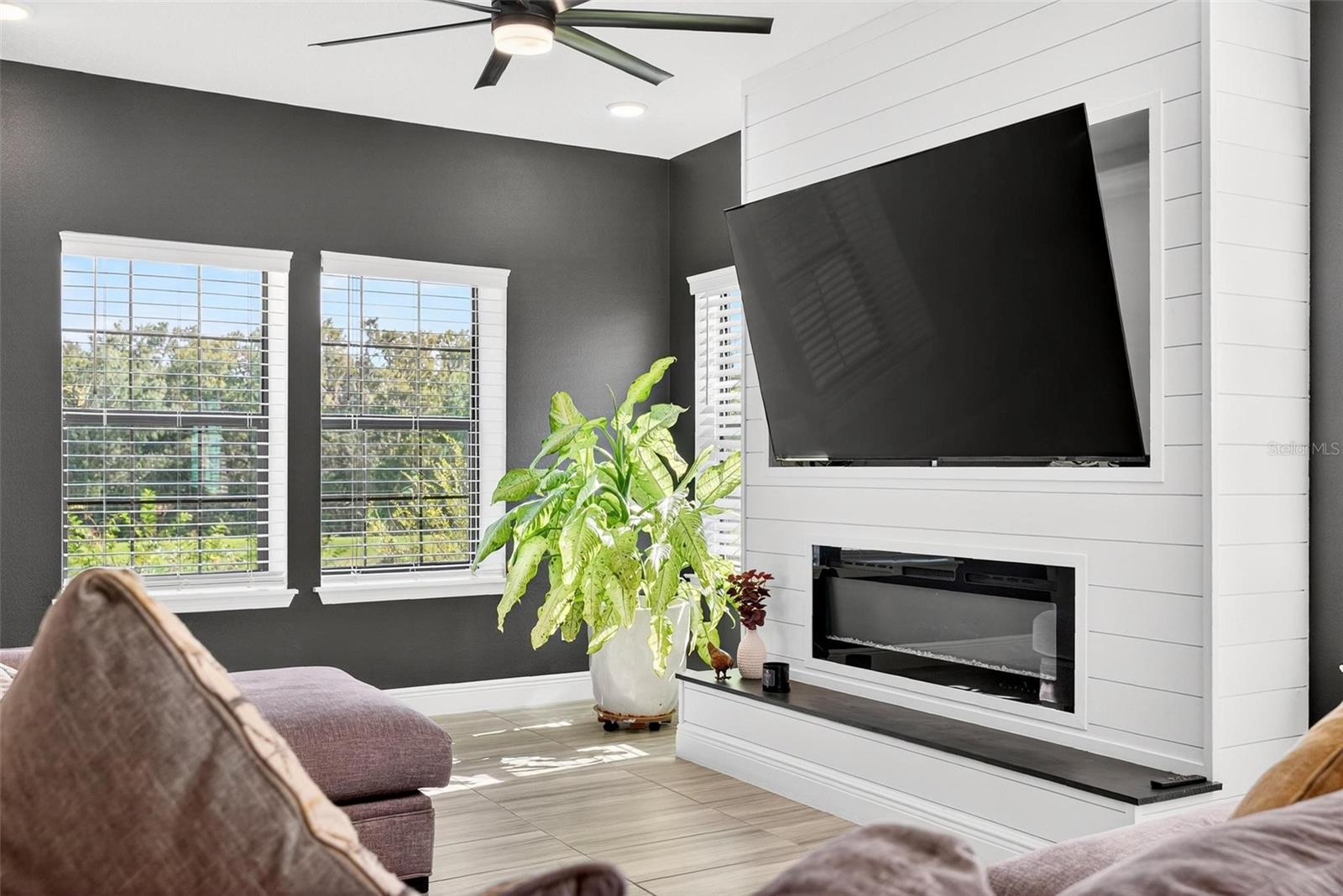 Image 12 of 39 For 427 Diamond Dove Cove