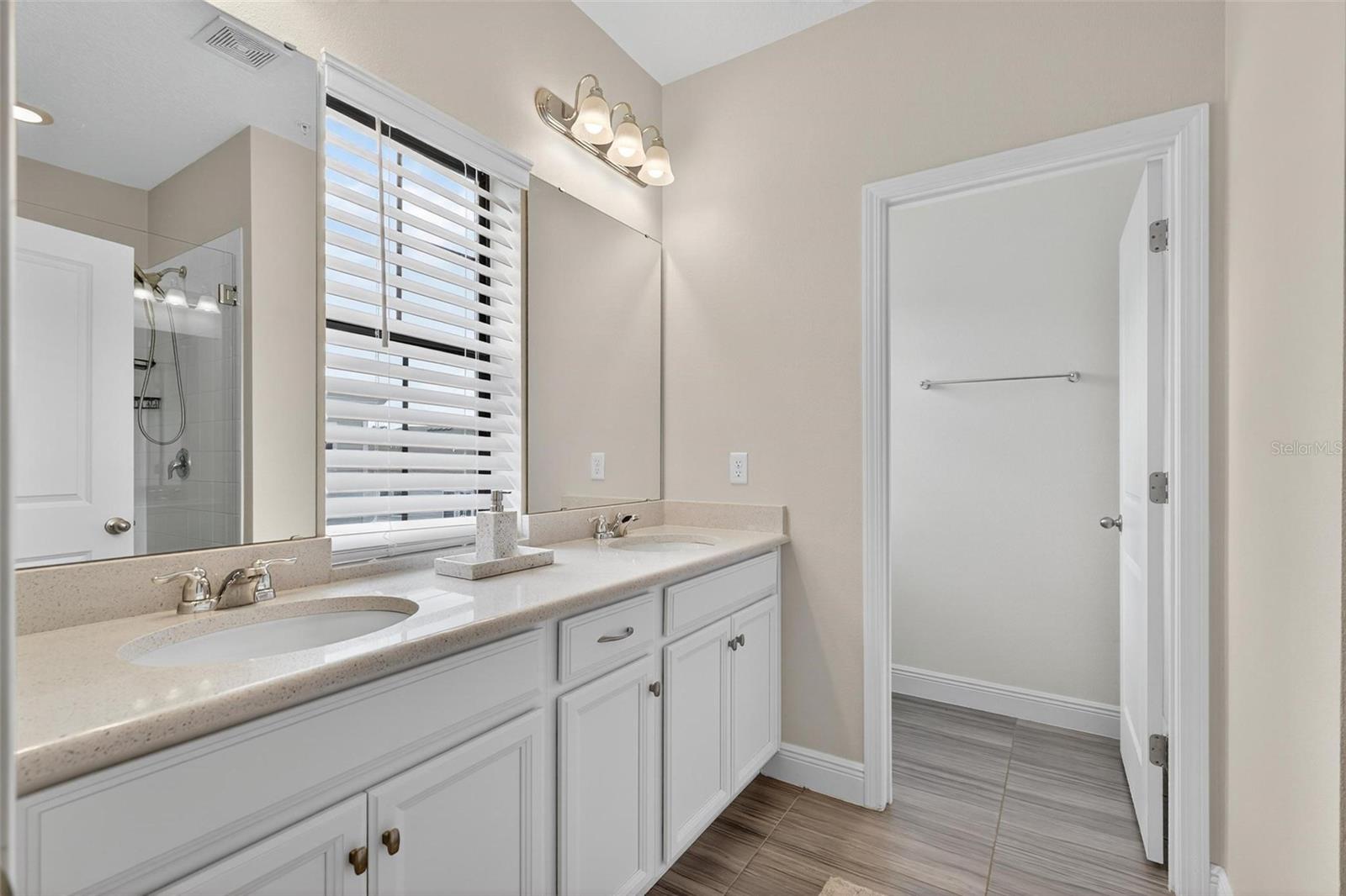 Image 34 of 39 For 427 Diamond Dove Cove