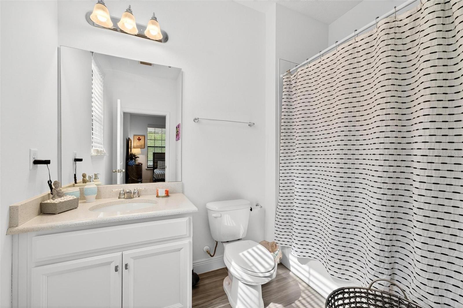 Image 6 of 39 For 427 Diamond Dove Cove