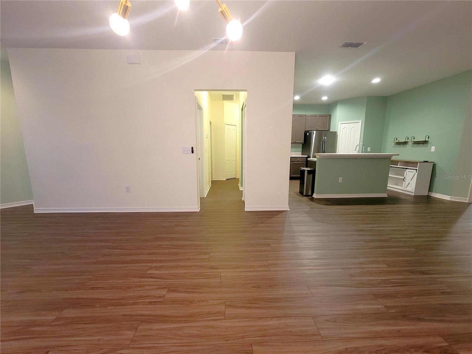 Image 16 of 27 For 300 Arbuthnot Street