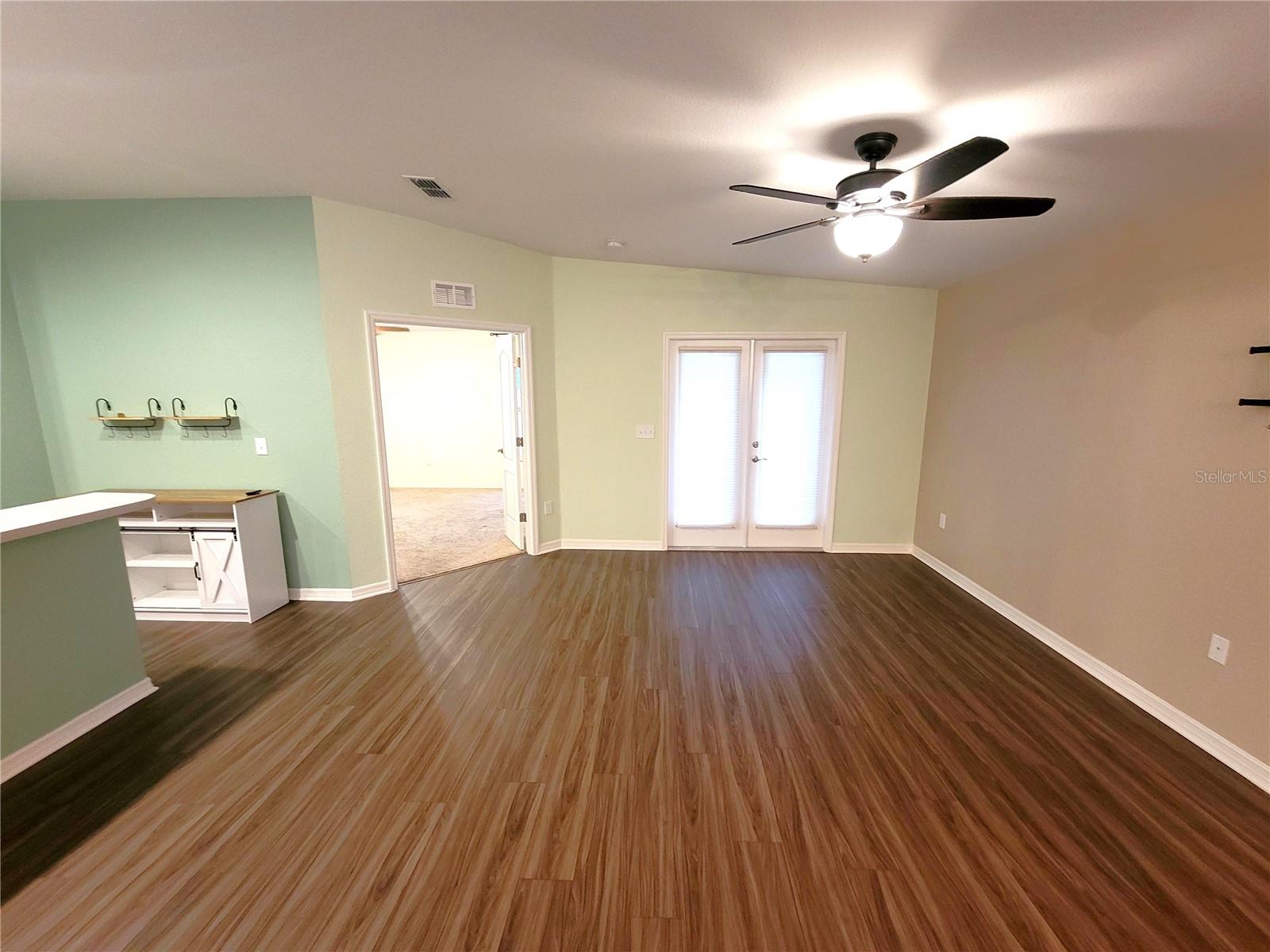 Image 24 of 27 For 300 Arbuthnot Street