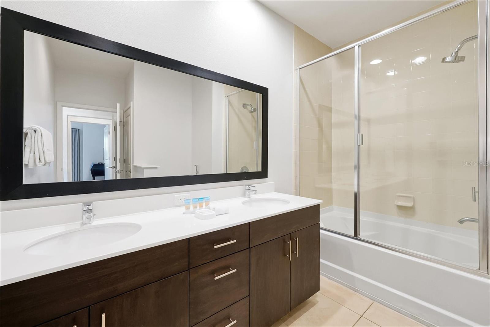 Image 32 of 64 For 2622 Bugatti Court