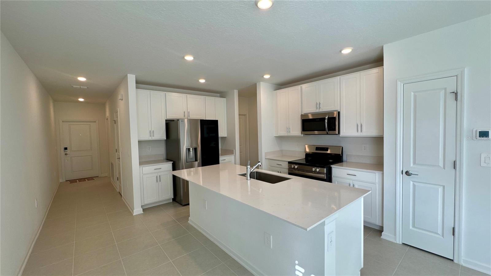 Image 4 of 20 For 2737 Armstrong Avenue