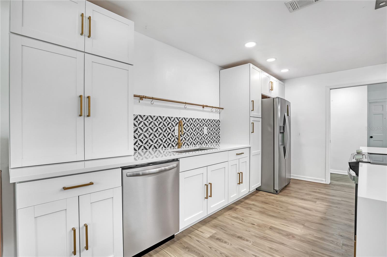 Image 33 of 74 For 470 Carpenter Road