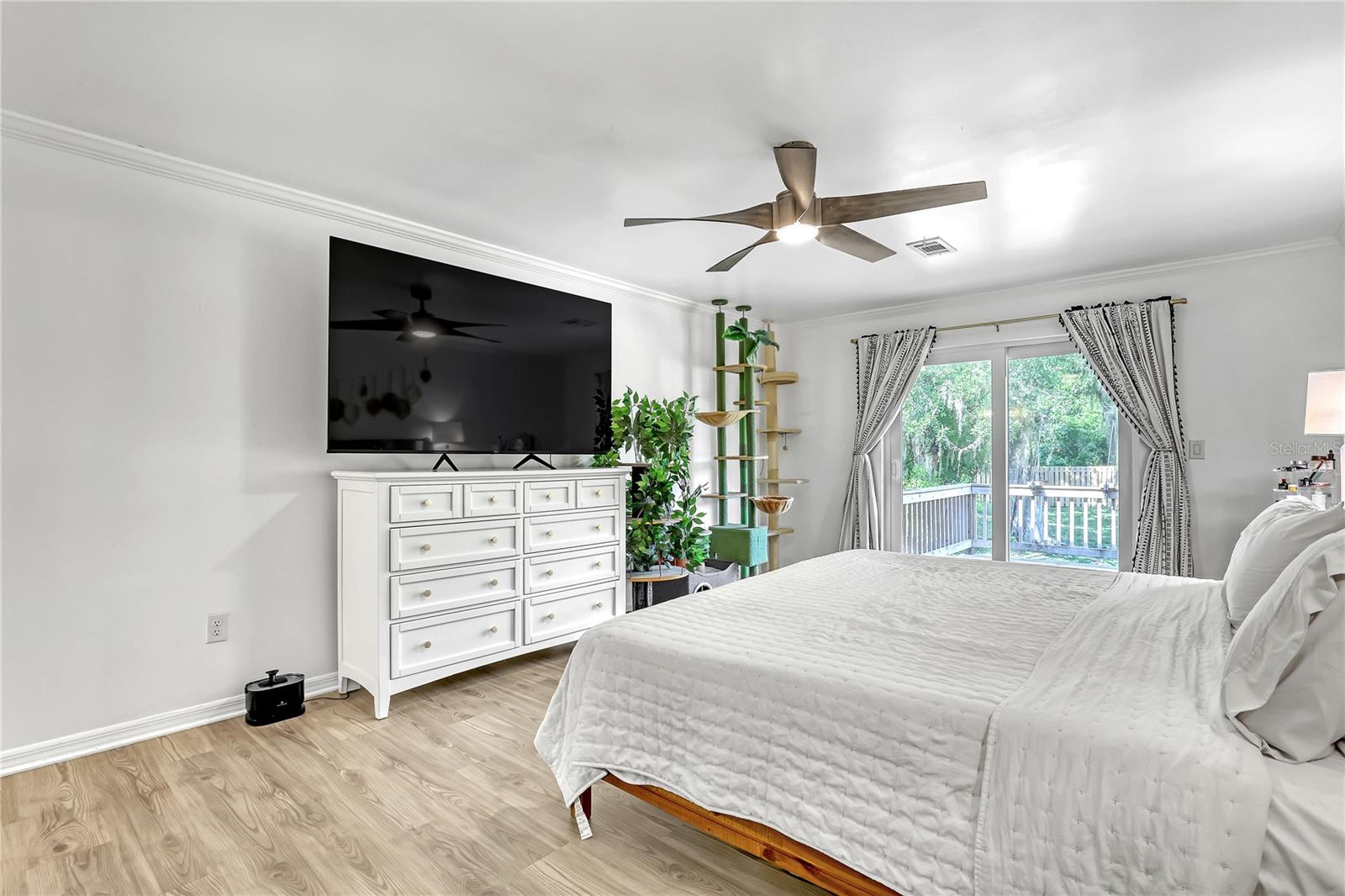 Image 40 of 74 For 470 Carpenter Road