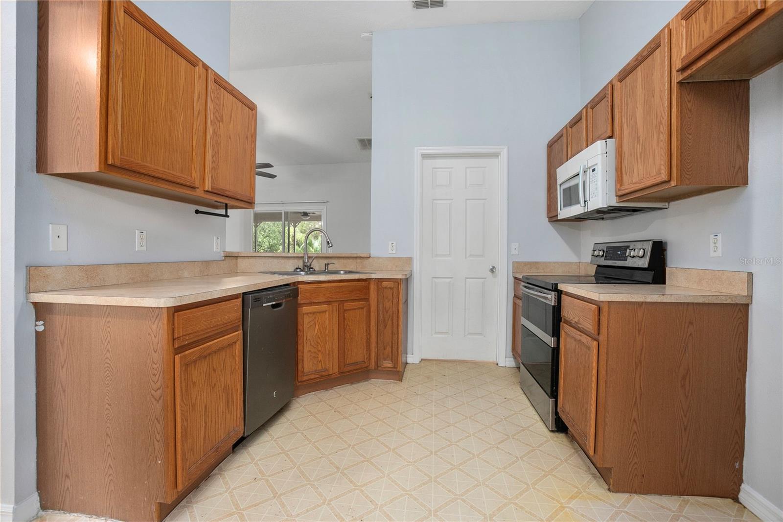 Image 5 of 17 For 1767 14th Street