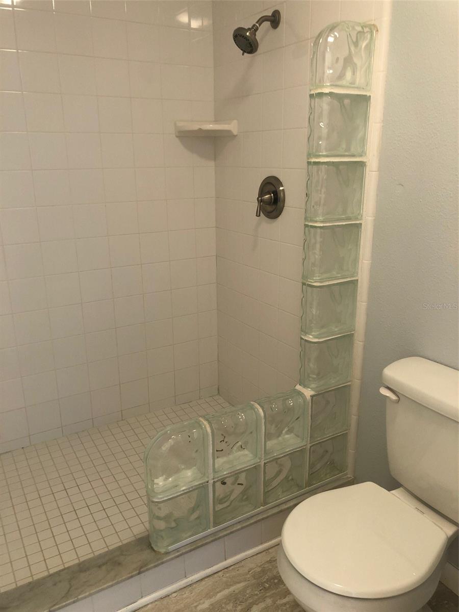 Image 13 of 25 For 303 Earl Street