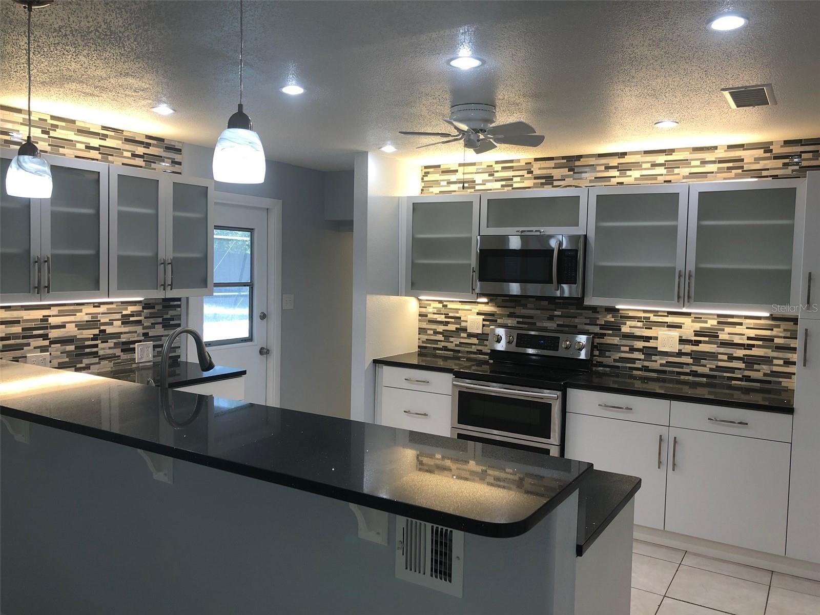 Image 4 of 25 For 303 Earl Street