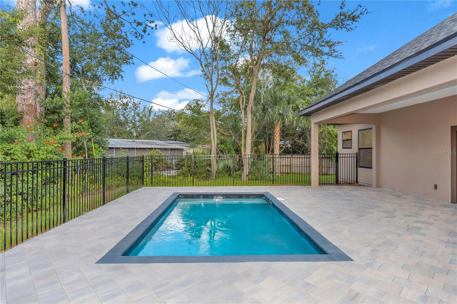 Image 10 of 51 For 102 Bell Place