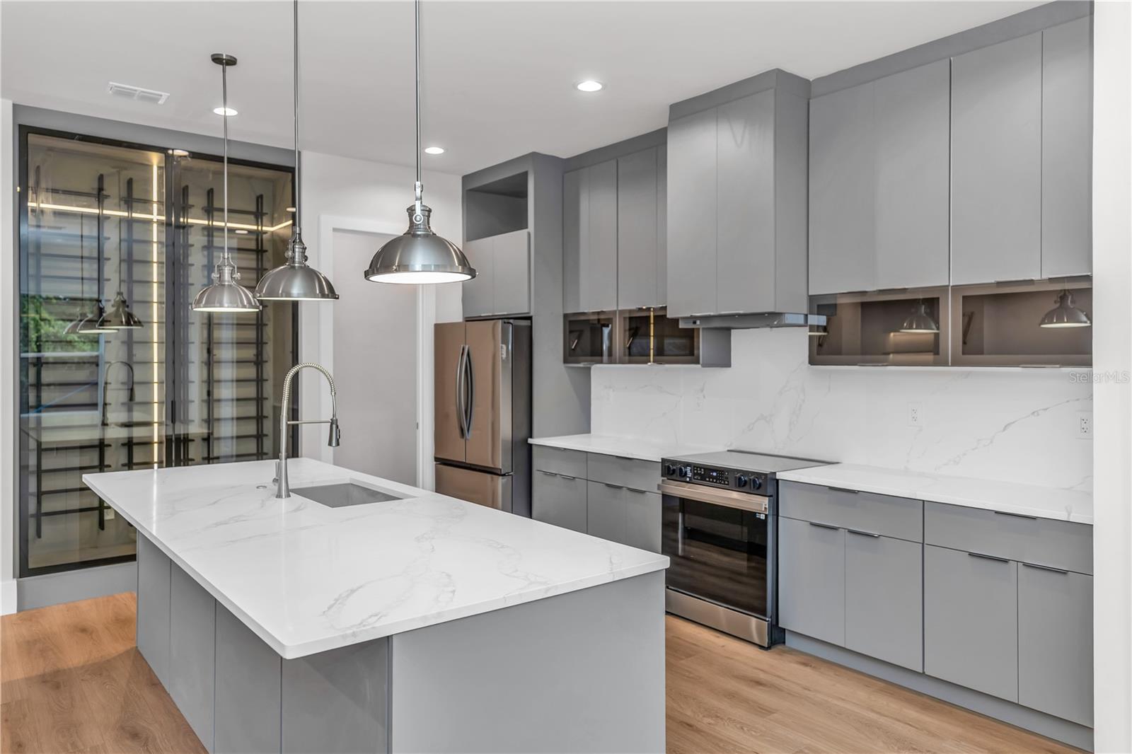 Image 16 of 51 For 102 Bell Place