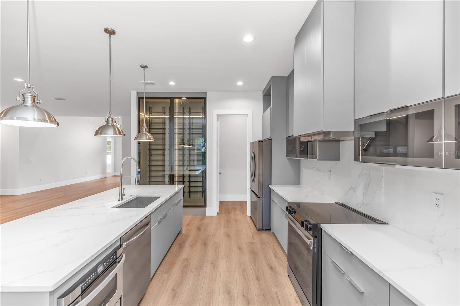 Image 19 of 51 For 102 Bell Place