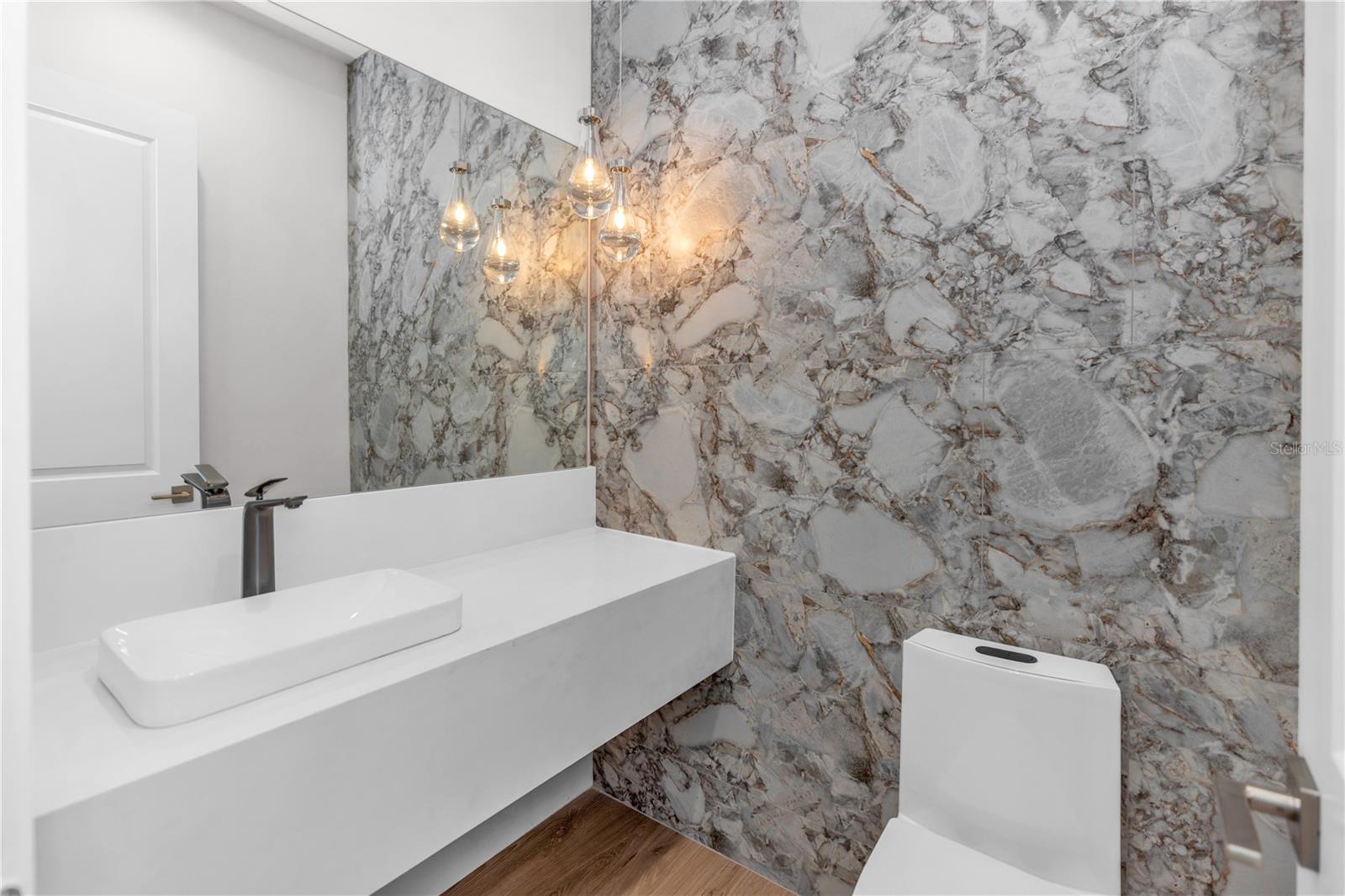 Image 23 of 51 For 102 Bell Place