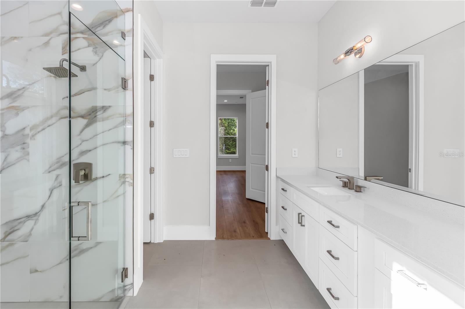 Image 33 of 51 For 102 Bell Place