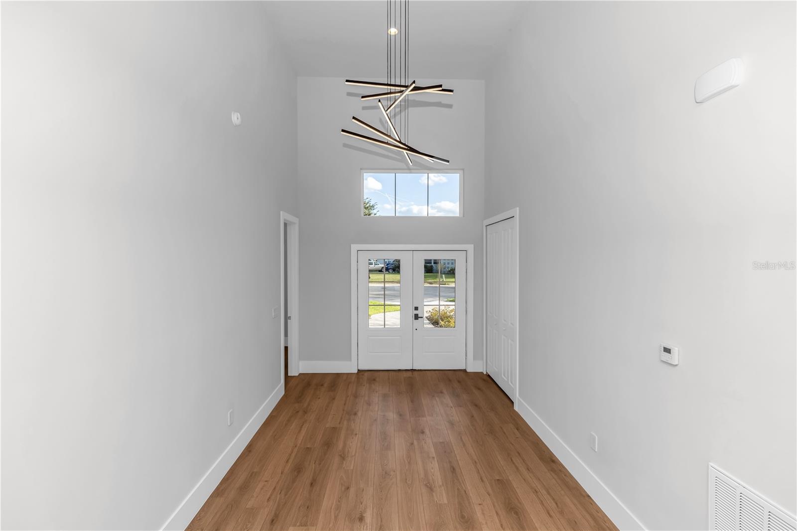 Image 35 of 51 For 102 Bell Place