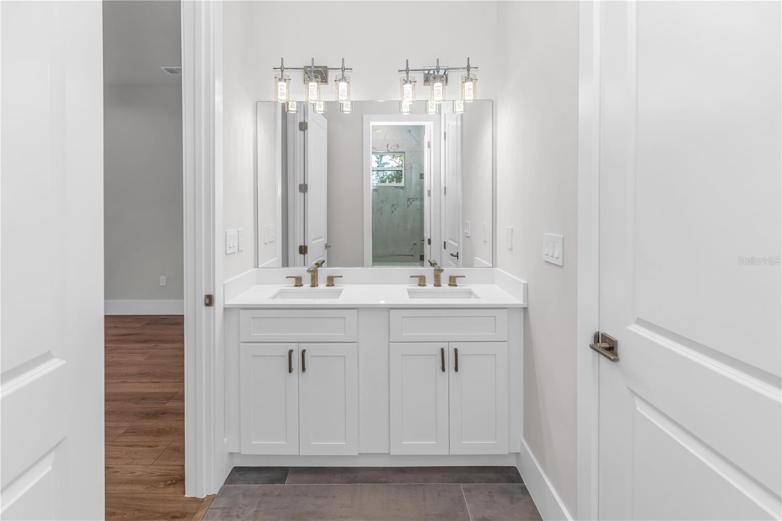 Image 39 of 51 For 102 Bell Place