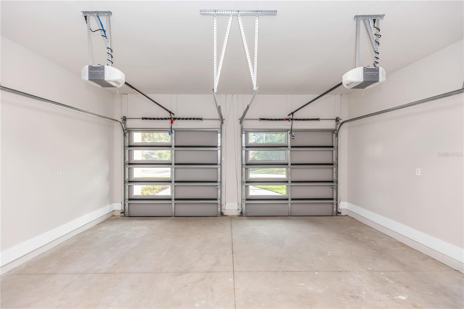 Image 50 of 51 For 102 Bell Place