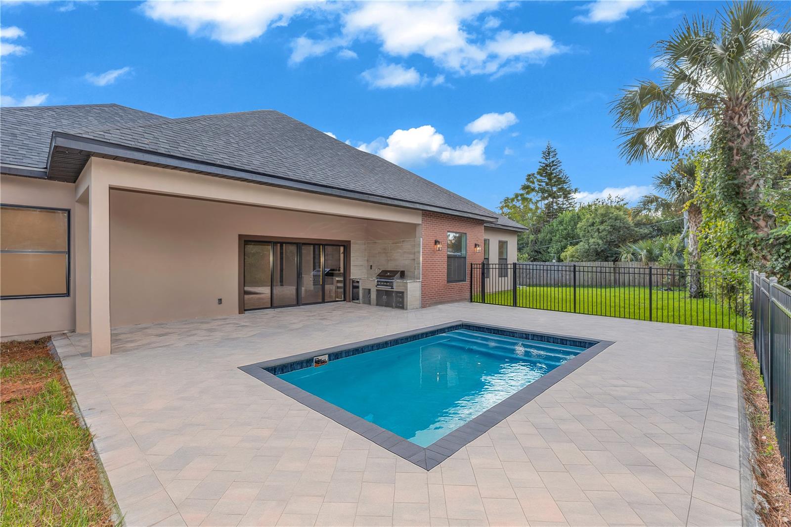 Image 9 of 51 For 102 Bell Place