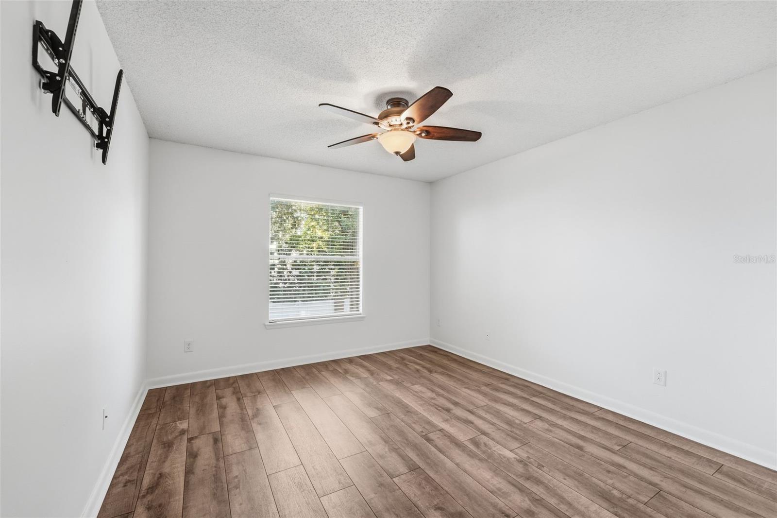 Image 20 of 28 For 5437 Lake Margaret Drive 69