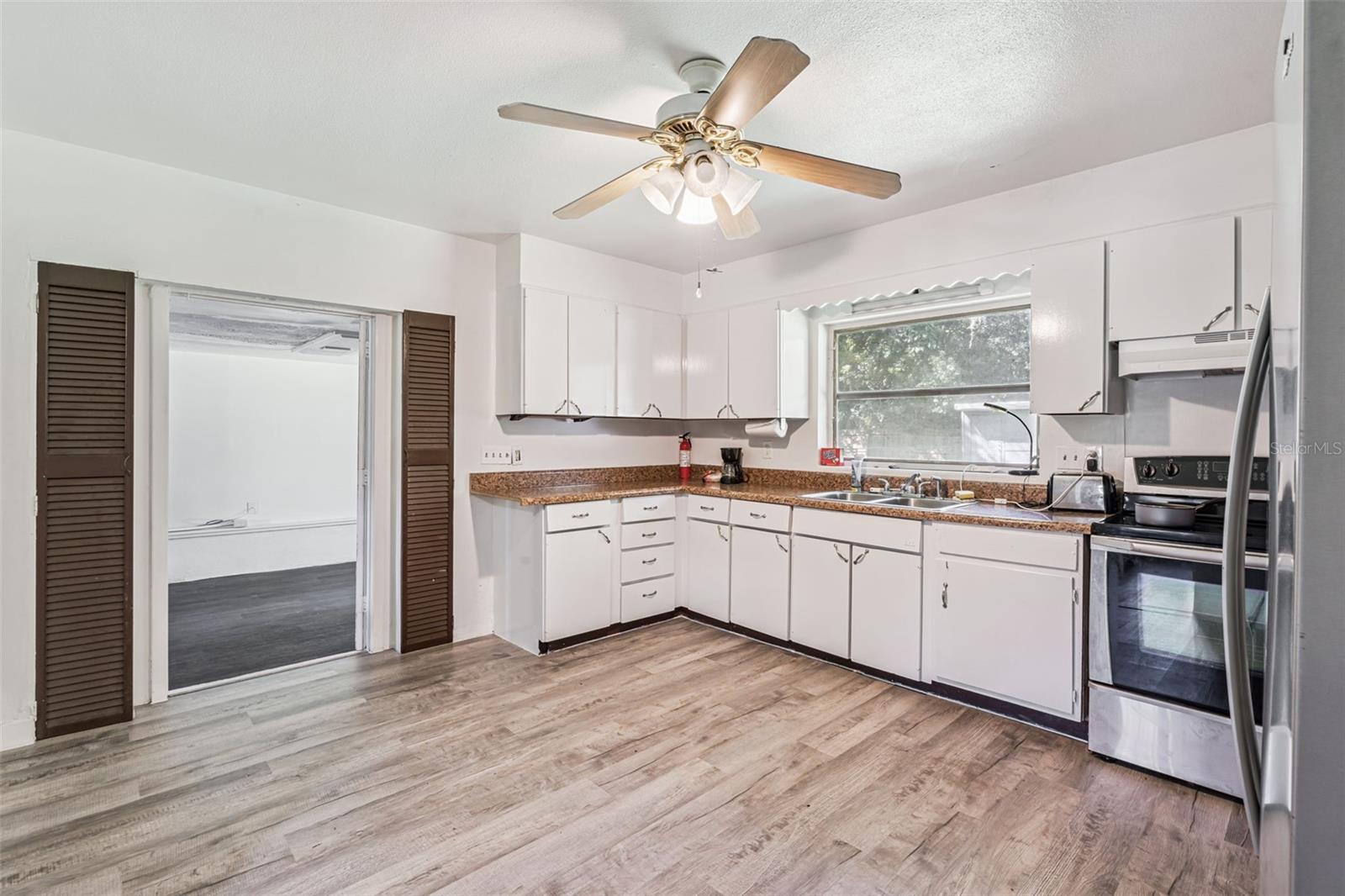 Image 6 of 25 For 9604 4th Avenue
