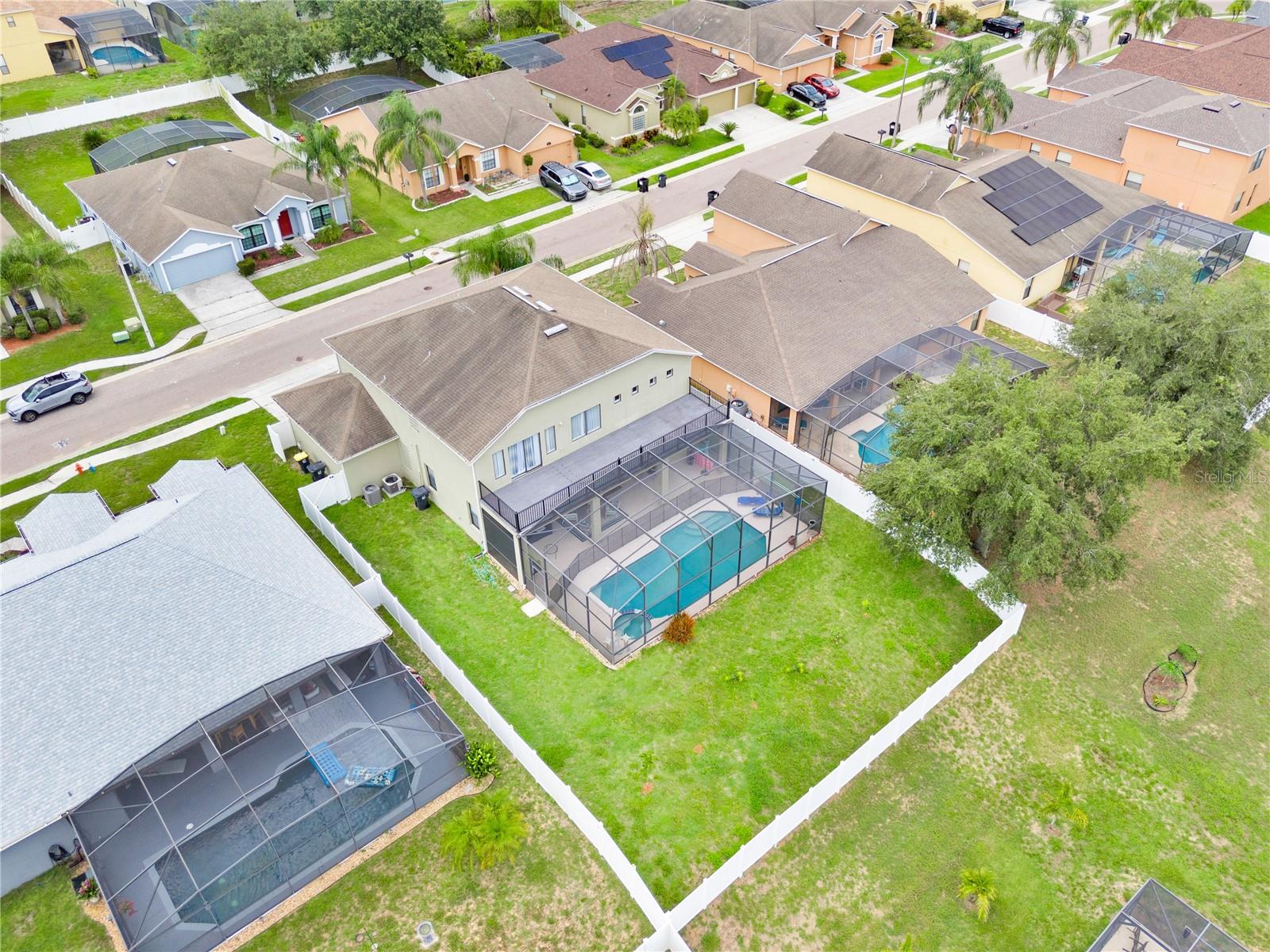 Image 15 of 49 For 155 Waltham Court