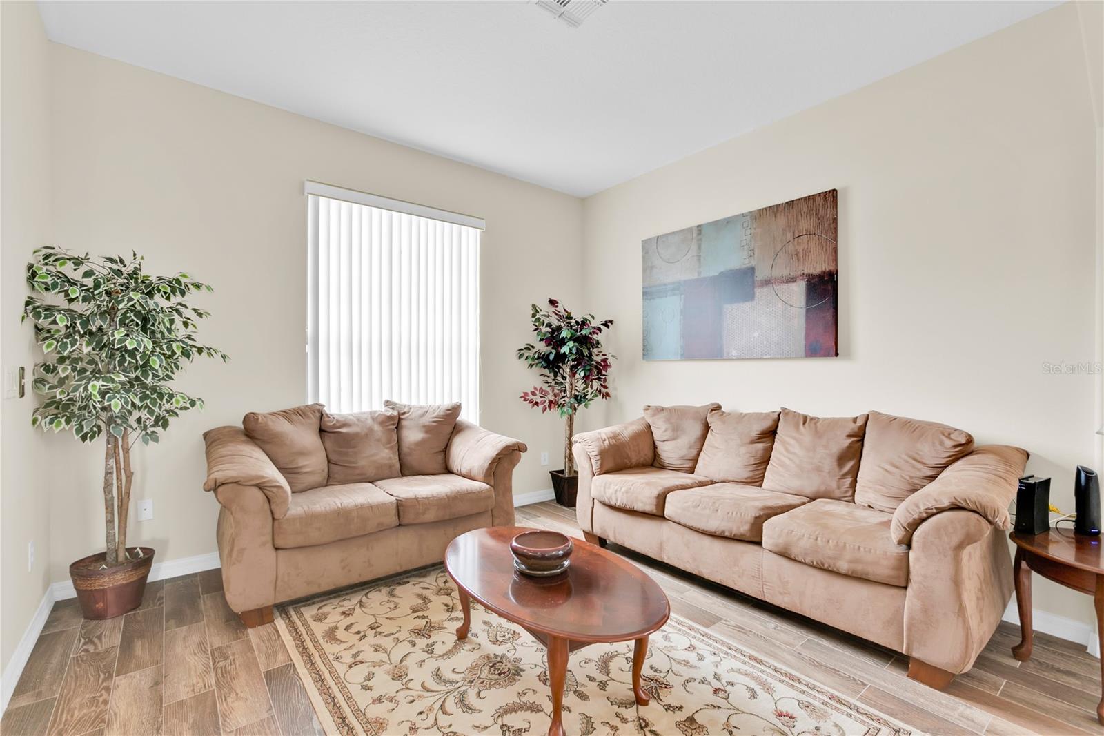 Image 17 of 49 For 155 Waltham Court