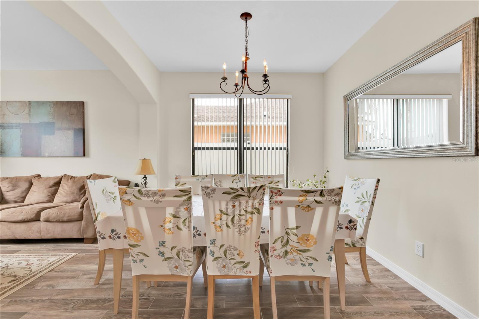 Image 18 of 49 For 155 Waltham Court