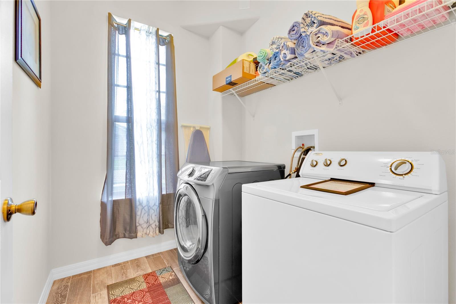 Image 21 of 49 For 155 Waltham Court