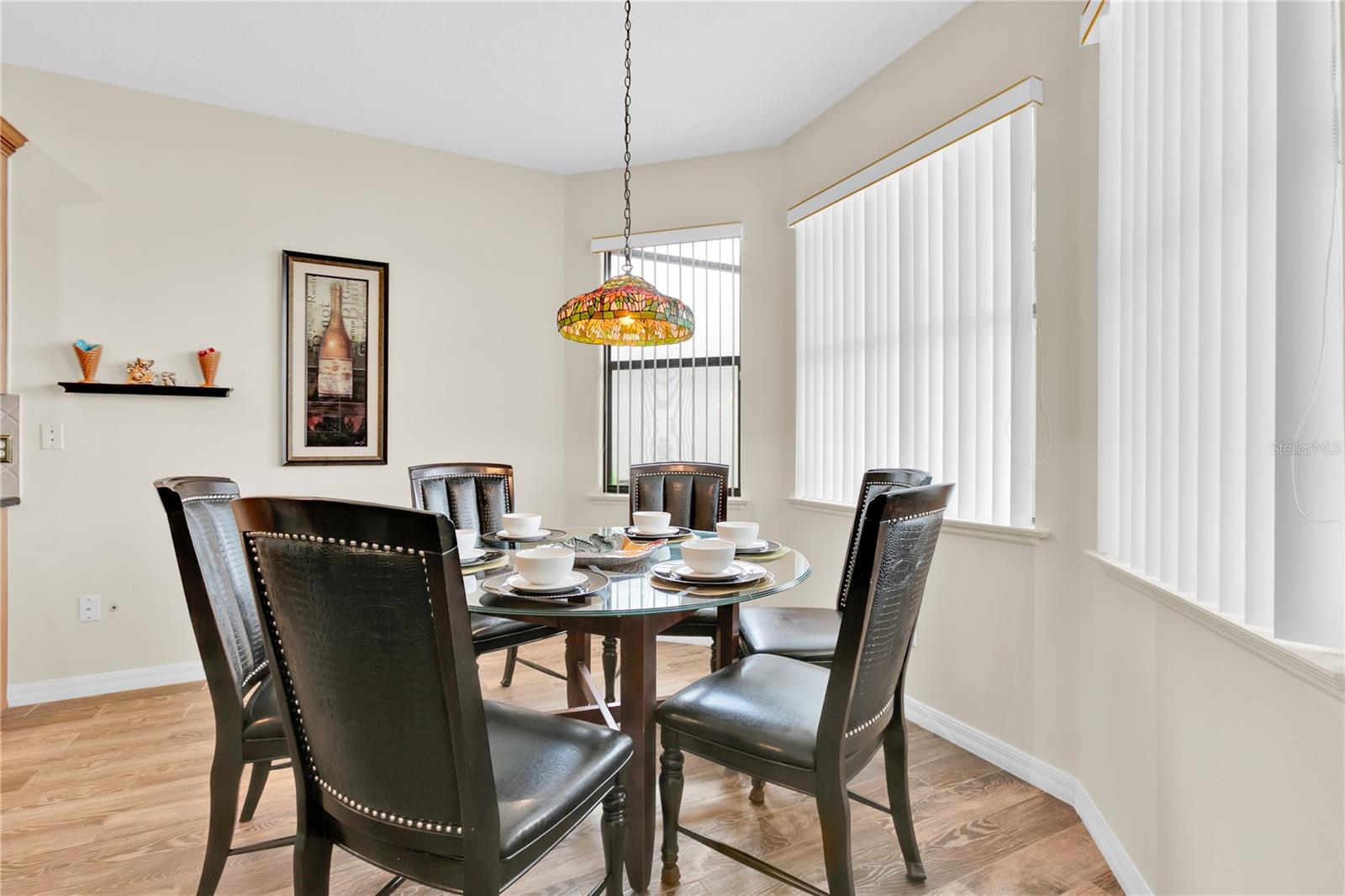 Image 25 of 49 For 155 Waltham Court