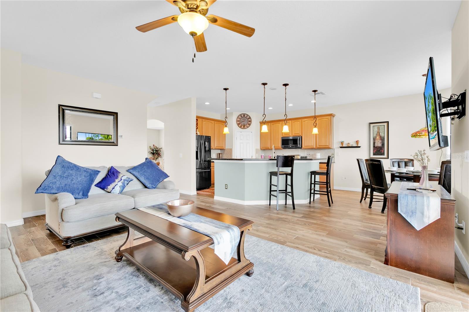 Image 29 of 49 For 155 Waltham Court